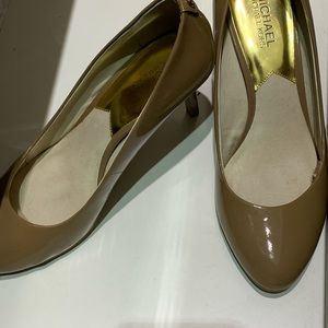 Michael by Michael Kors classic patent pumps